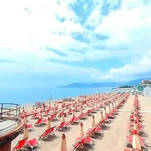 Tra Centro E Mare - Intero Con Parcheggio Savona